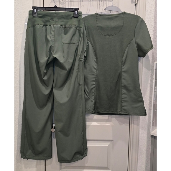 Cherokee Infinity Scrub Set – Size Small Petite – Olive Green - Picture 2 of 13